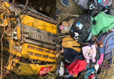  फर्पिङमा स्कुल बस दुर्घटना हुँदा दुई जनाको मृत्यु 