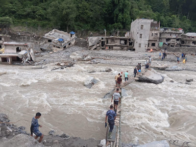  फलाखु खोलामा फड्के तथा स्याफ्रुबेँसीस्थित भोटेकोशी नदीमाथि तुइन निर्माण 