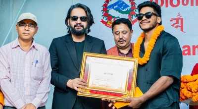  काठमाडौं महानगरद्वारा रवीन्द्र ढाट र खोखो टोलीलाई नगदसहित सम्मान [फोटो फिचर] 