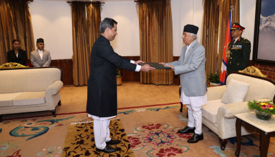  पाँच देशका राजदूतद्वारा राष्ट्रपतिसमक्ष ओहोदाको प्रमाणपत्र प्रस्तुत 