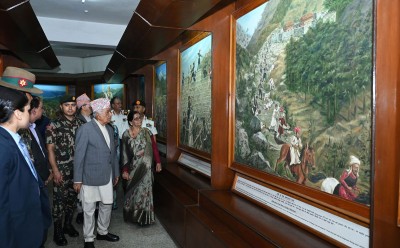  राष्ट्रपति पौडेलले गरे छाउनीस्थित राष्ट्रिय र सैनिक सङ्ग्रहालयको अवलोकन [भिडियो/तस्बिर] 