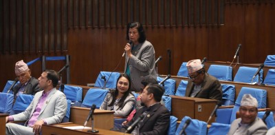  कांग्रेसलाई रोशन कार्कीको व्यंग्य : प्रधानमन्त्री खोज्न जानुभयो कि गभर्नर ? 