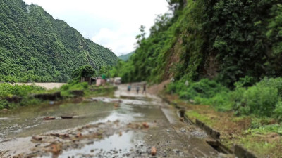  पृथ्वी राजमार्गमा सवारी आवागमन पूर्णरुपमा बन्द 