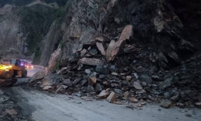  सुक्खा पहिरोले नारायणगढ मुग्लिन सडकखण्ड अवरुद्ध 