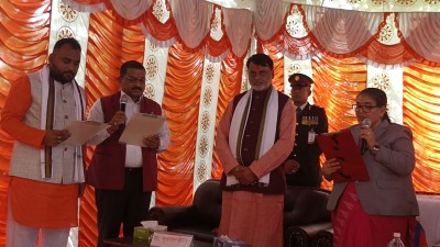  मधेस प्रदेश सरकारका नवनियुक्त दुई मन्त्रीद्वारा शपथग्रहण 