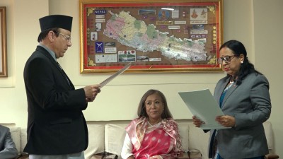  प्रधानन्यायाधीशद्वारा दुई आयोगका अध्यक्षलाई शपथ 