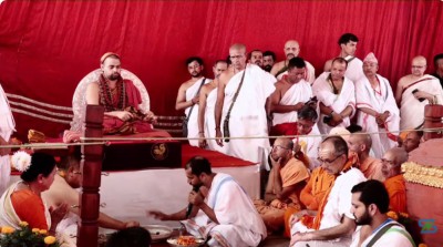  जगद्गुरु विधुशेखर भारती महास्वामीको नेपाल आगमन, विमानस्थलदेखि पशुपतिनाथसम्म भव्य स्वागत 