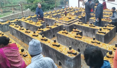  दिवङ्गत पितृका नाममा पशुपतिनाथ लगायतका शिवालयहरूमा शतबीज छरियो 