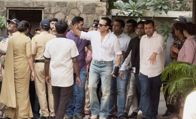  बलिउड अभिनेता सैफ अली खान अस्पतालबाट डिस्चार्ज 