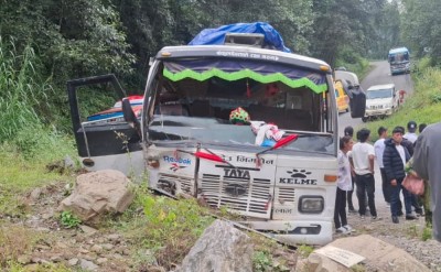  सिन्धुपाल्चोकको पाँचकिलोमा बस दुर्घटना, २० जना घाइते 