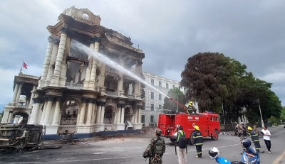  पेटीमा बसेर हाजिर : भग्नावशेष देखेर कर्मचारीको मन कुँडियो 