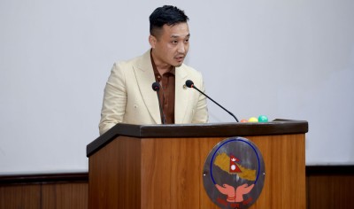 सिन्धुली प्रहरी हिरासतमा निधन भएका विश्वकर्मालाई प्रहरीले कुटपिट गरेको छैन: गृहमन्त्री गुरुङ 