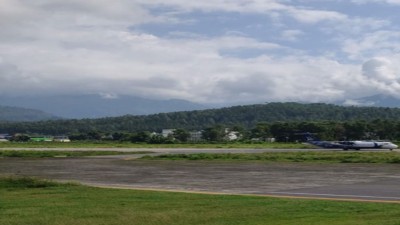  सुर्खेत विमानस्थलको धावनमार्गमा खाल्डो पर्‍यो, मर्मतका लागि शनिबारसम्म बन्द 