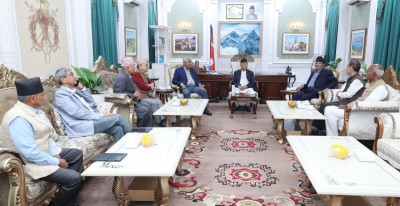  तीन दलको बैठक निष्कर्षविहीन : गृहमन्त्रीको राजीनामाको माग माओवादीले छाडेन 