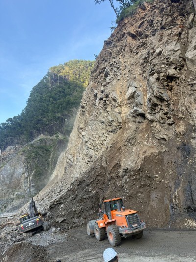  पहिरो पन्छाउन समय लाग्ने भएपछि अग्रिम टिकटको बिक्री रोकियो 