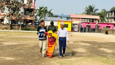  झापाको मेचीनगरमा १०४ वर्षीय वृद्धाद्वारा मतदान 