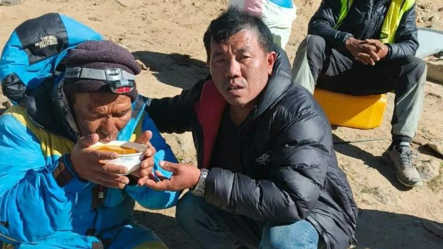  सगरमाथा क्षेत्रबाट उद्धार गरिएका शेर्पाको काठमाडौँमा उपचार हुँदै 