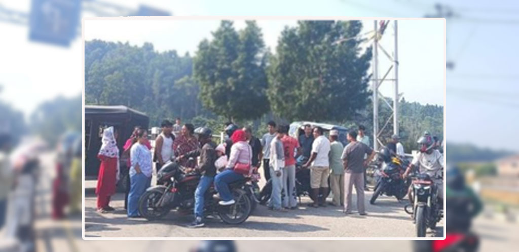 गाडीको ठक्करबाट शिक्षकको मृत्युपछि कटारीमा प्रदर्शन