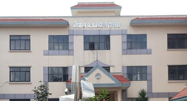  ‘राजनीतिक समस्याको निकास राष्ट्रपति कार्यालयबाट खोजौं, जङ्गी अड्डाबाट होइन’ 