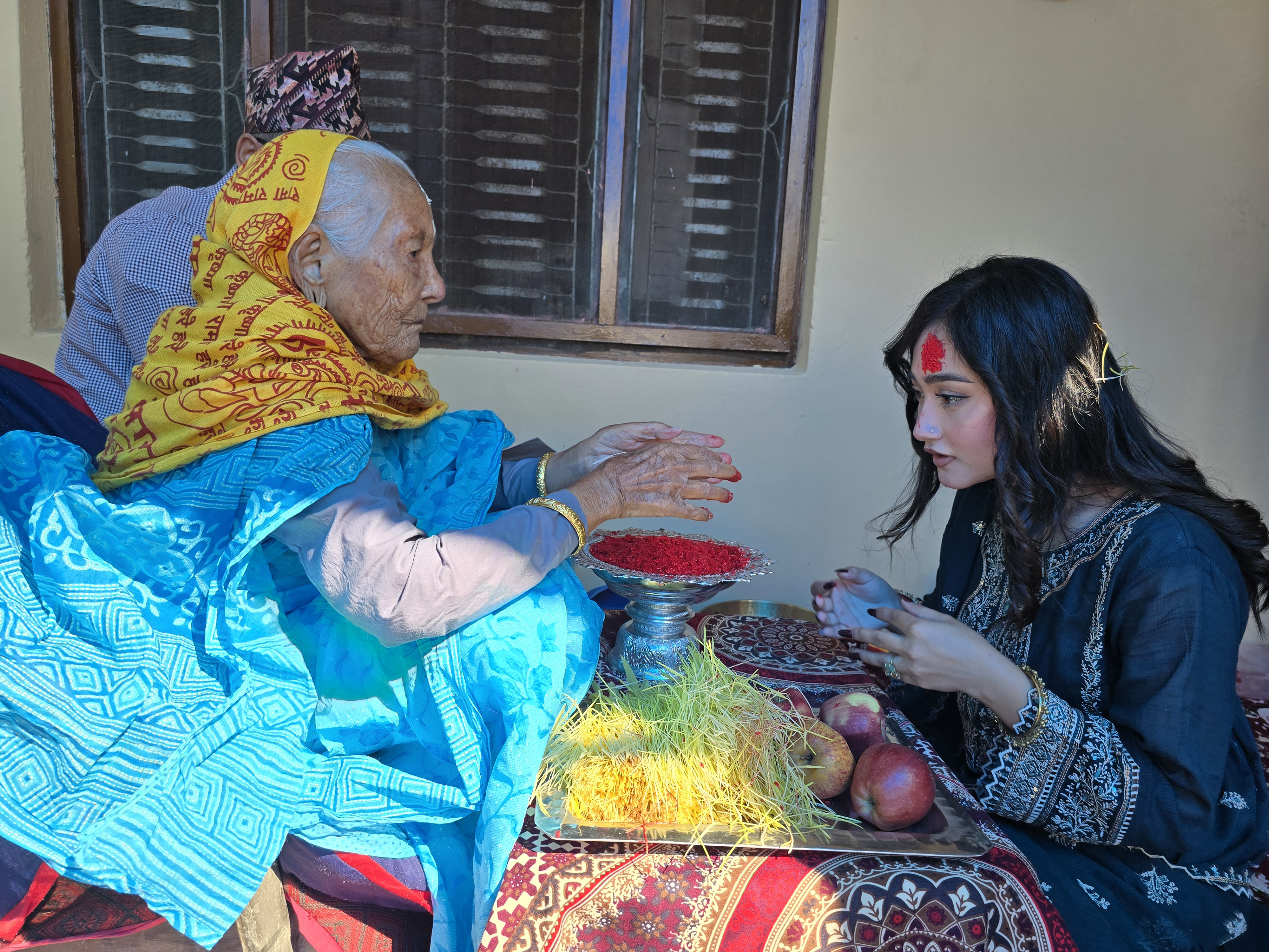 आज एकादशीको दिन पनि टीका लगाउने क्रम जारी